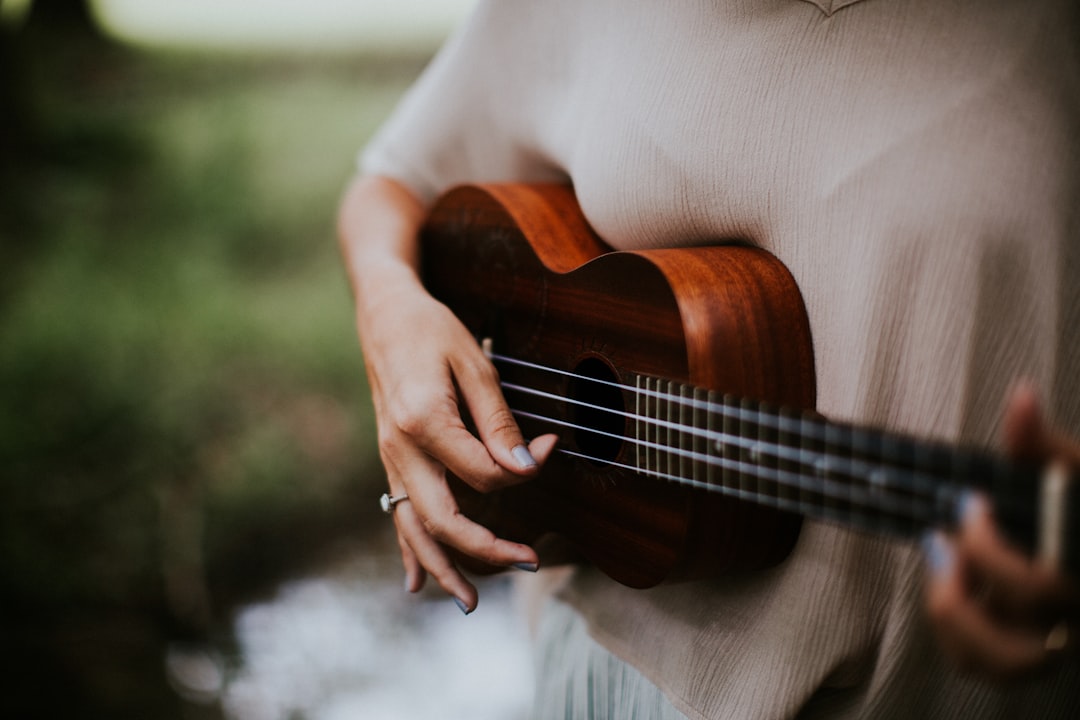 Photo learn ukulele