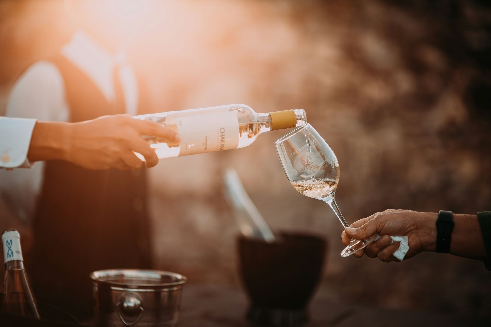 Vinul rosé prea rece își ascunde aromele, iar nuanța nu spune cât e de dulce — Daily Now