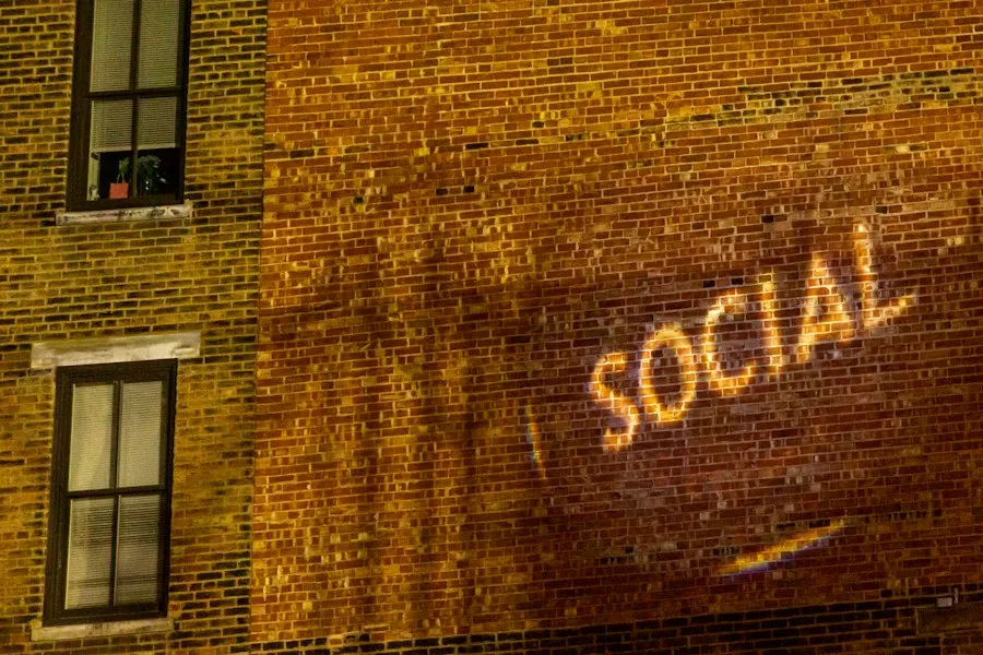 Photo common social trends mistakes